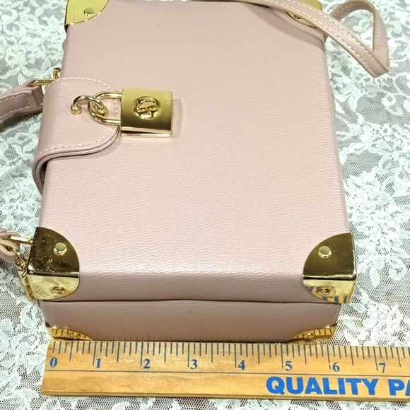 Madison West Beautiful Light Pink Handbag/Crossbody Box Women's Bag - Picture 10 of 17